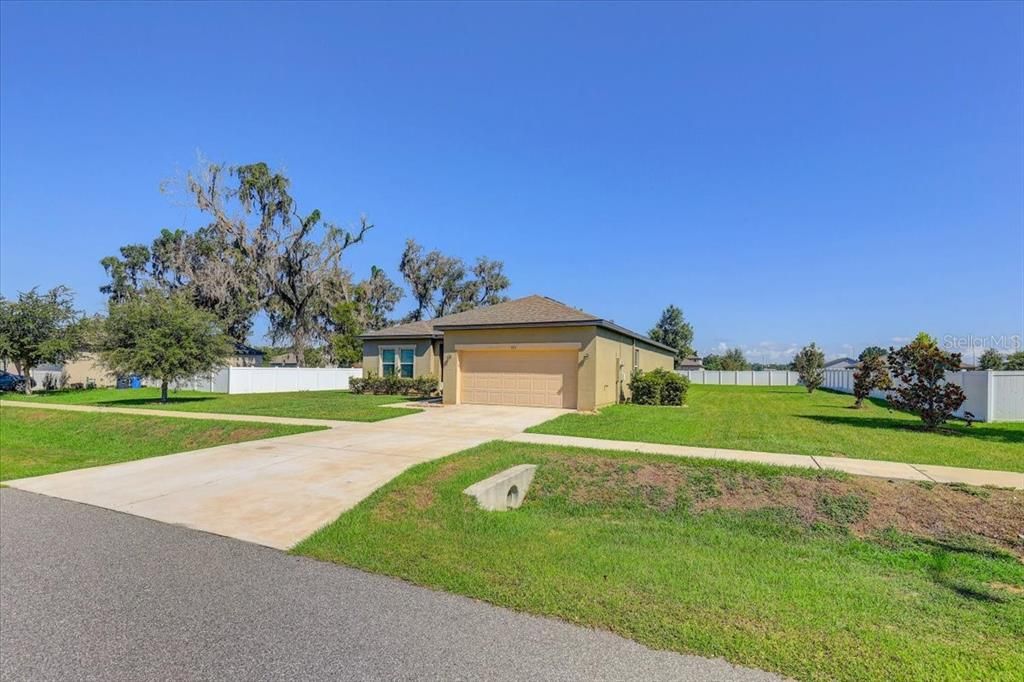 For Sale: $429,900 (4 beds, 3 baths, 2160 Square Feet)