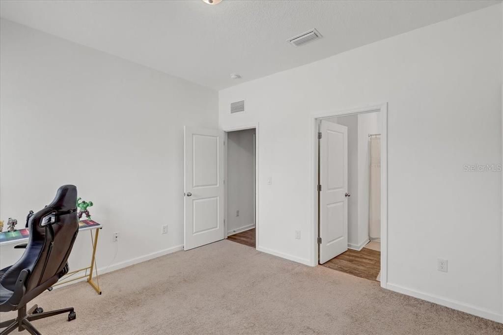 For Sale: $429,900 (4 beds, 3 baths, 2160 Square Feet)