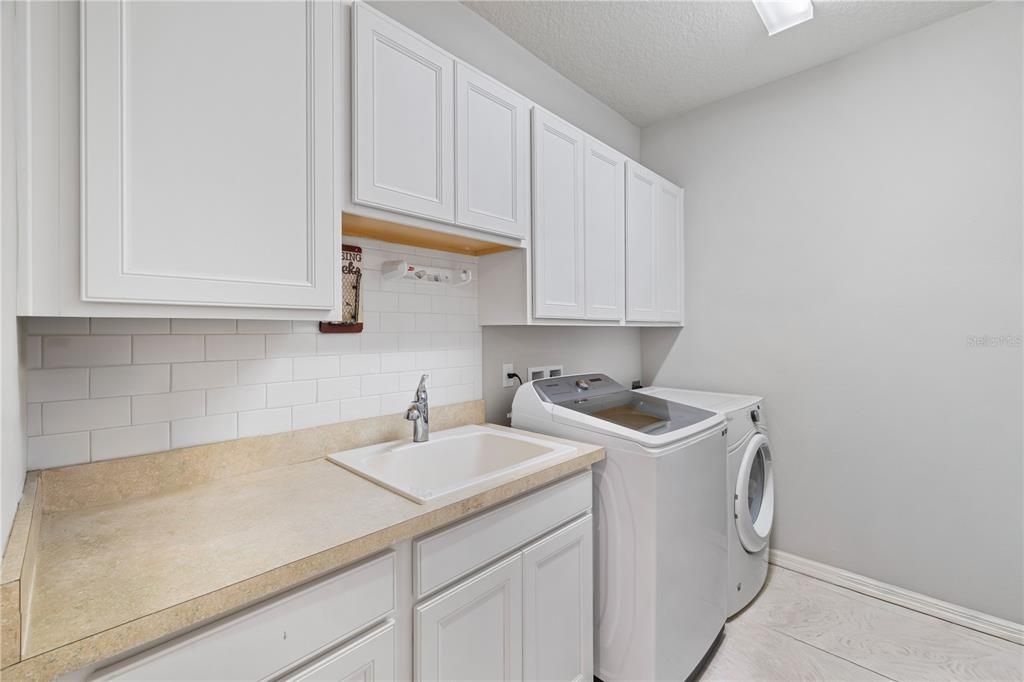 For Sale: $1,090,000 (5 beds, 4 baths, 3291 Square Feet)
