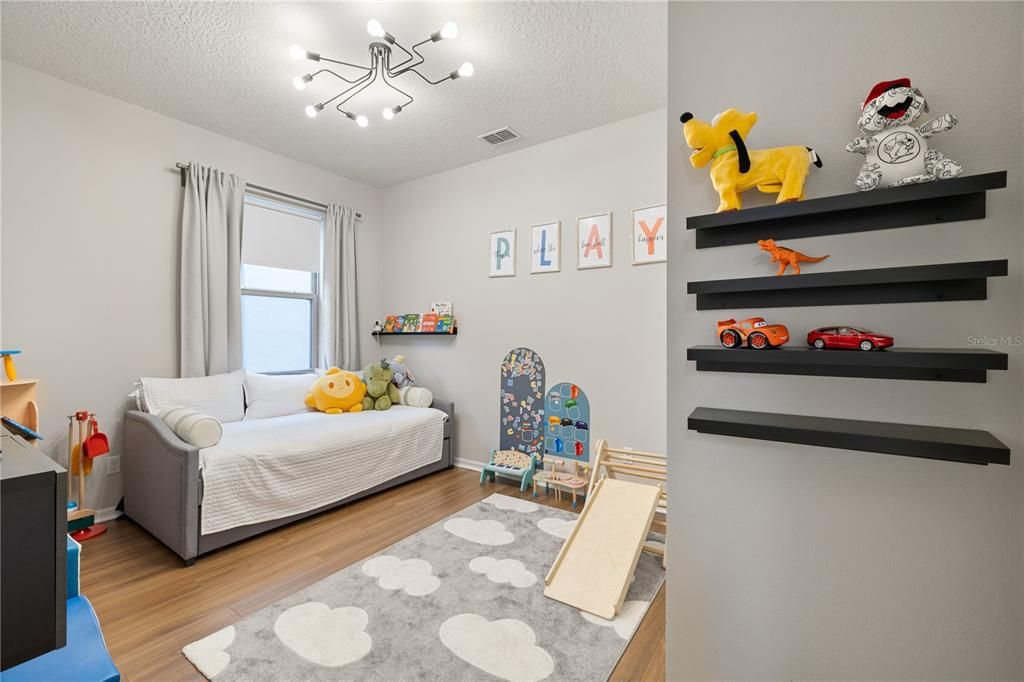For Sale: $1,090,000 (5 beds, 4 baths, 3291 Square Feet)