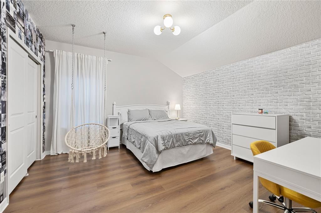 For Sale: $1,090,000 (5 beds, 4 baths, 3291 Square Feet)