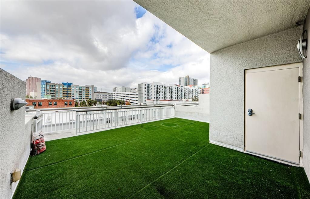 For Rent: $4,500 (2 beds, 2 baths, 2100 Square Feet)
