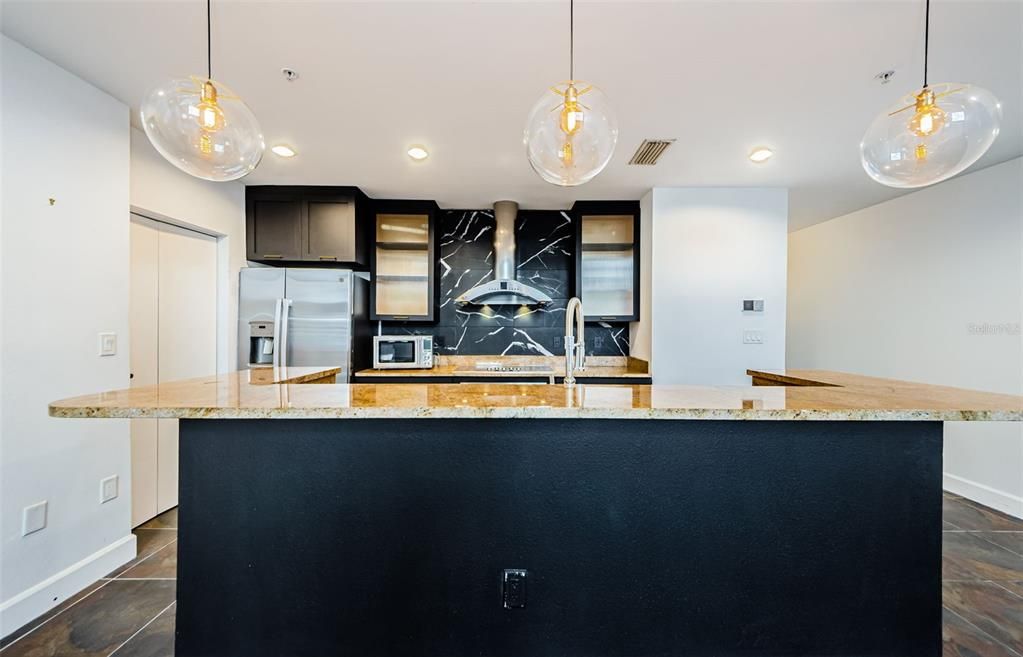For Rent: $4,500 (2 beds, 2 baths, 2100 Square Feet)