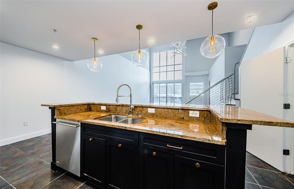 For Rent: $4,500 (2 beds, 2 baths, 2100 Square Feet)