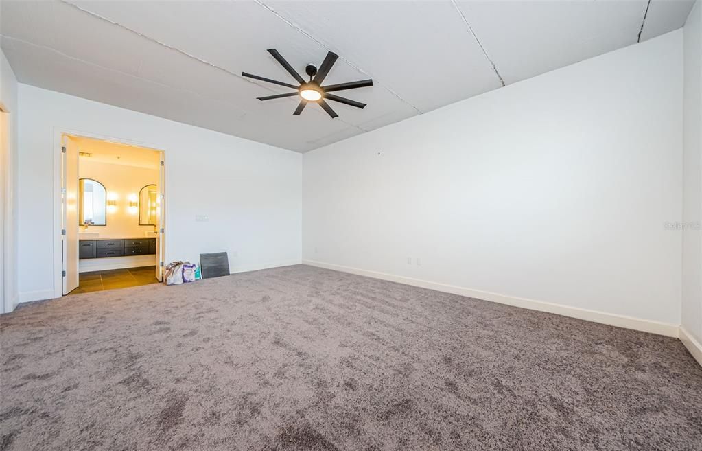 For Rent: $4,500 (2 beds, 2 baths, 2100 Square Feet)