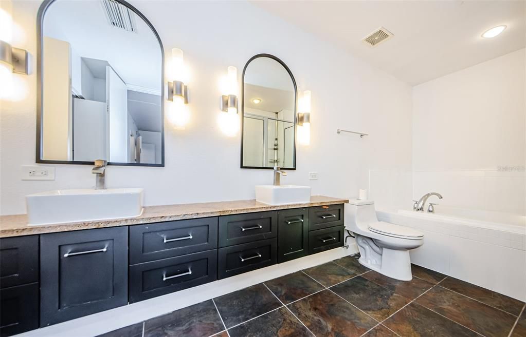 For Rent: $4,500 (2 beds, 2 baths, 2100 Square Feet)