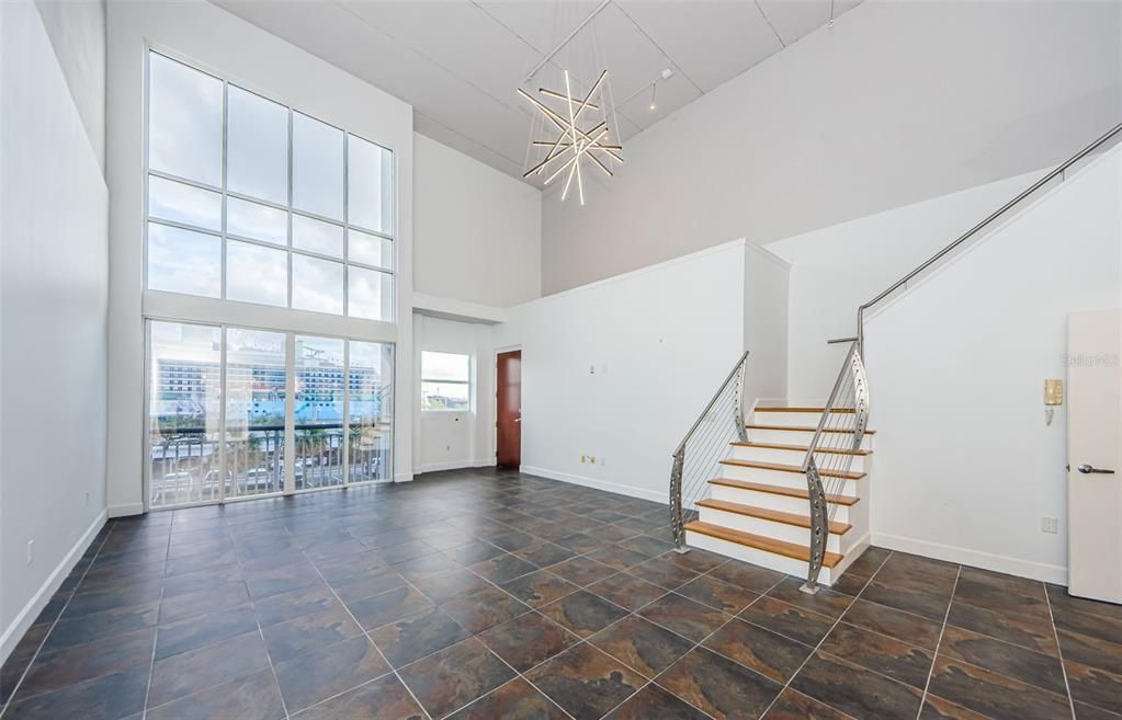 For Rent: $4,500 (2 beds, 2 baths, 2100 Square Feet)