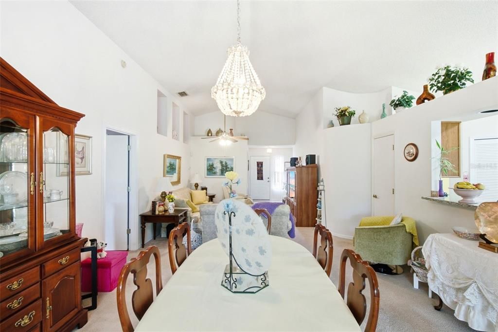 На продажу: $349,900 (3 спален, 2 ванн, 1469 Квадратных фут)