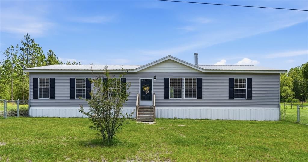 For Sale: $349,000 (3 beds, 2 baths, 1800 Square Feet)