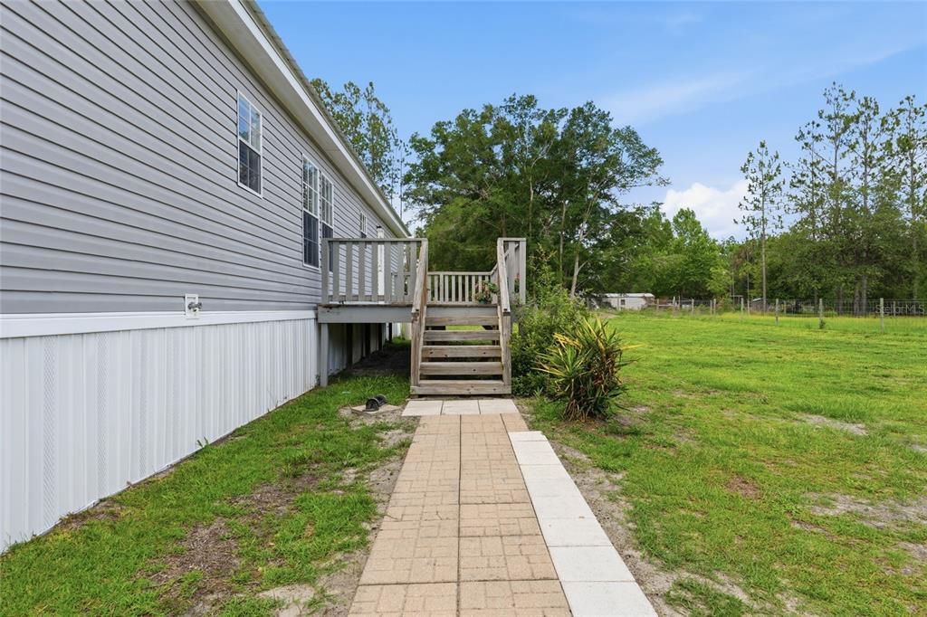For Sale: $349,000 (3 beds, 2 baths, 1800 Square Feet)