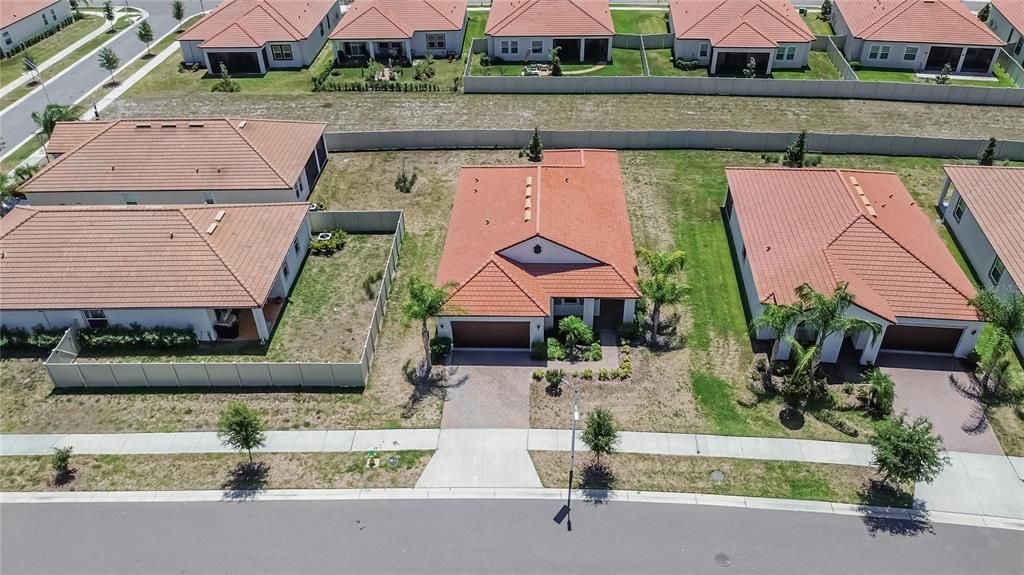 На продажу: $349,000 (2 спален, 2 ванн, 1761 Квадратных фут)