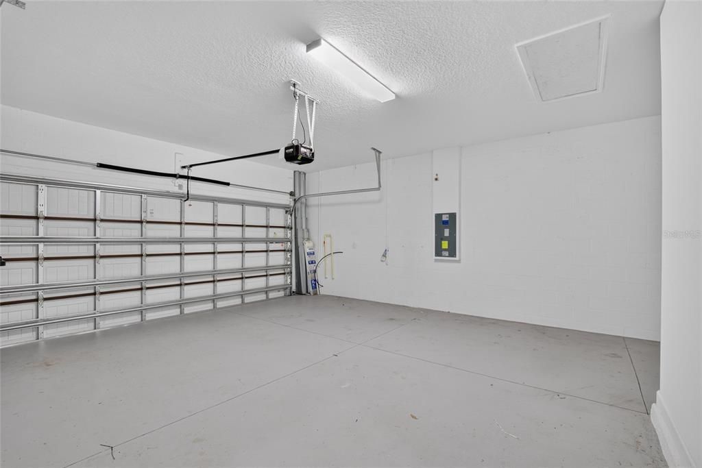 На продажу: $349,000 (2 спален, 2 ванн, 1761 Квадратных фут)