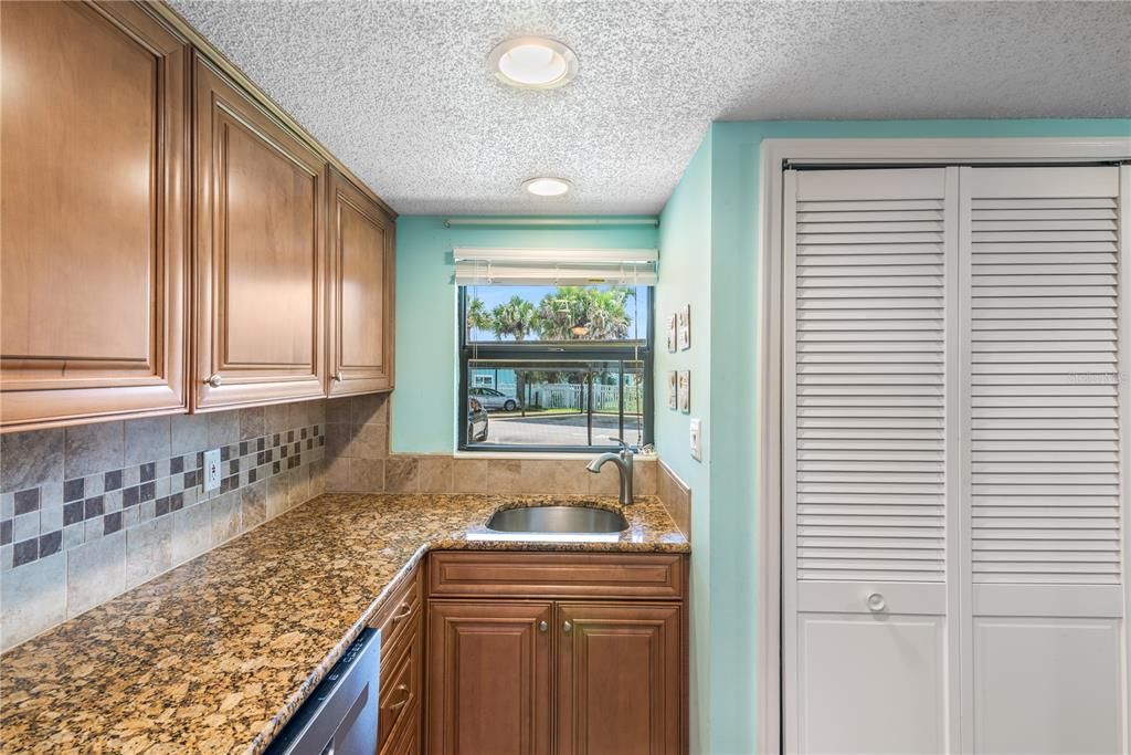 En Venta: $229,000 (2 camas, 2 baños, 936 Pies cuadrados)