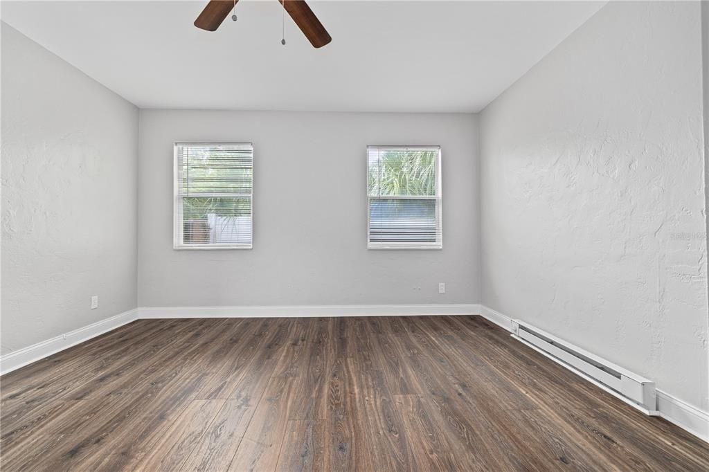 For Rent: $1,499 (1 beds, 1 baths, 635 Square Feet)