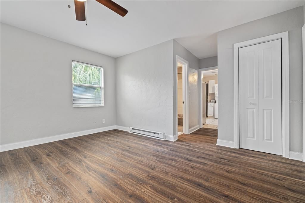 For Rent: $1,499 (1 beds, 1 baths, 635 Square Feet)