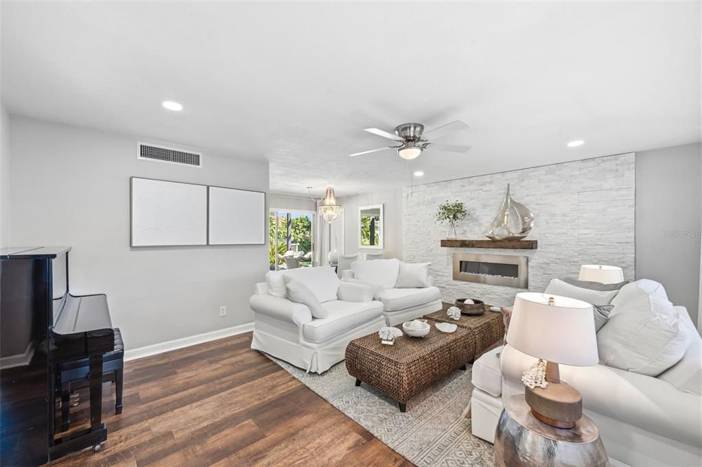 En Venta: $749,000 (3 camas, 2 baños, 1610 Pies cuadrados)