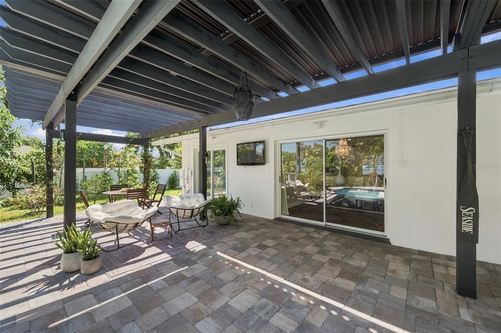 En Venta: $749,000 (3 camas, 2 baños, 1610 Pies cuadrados)