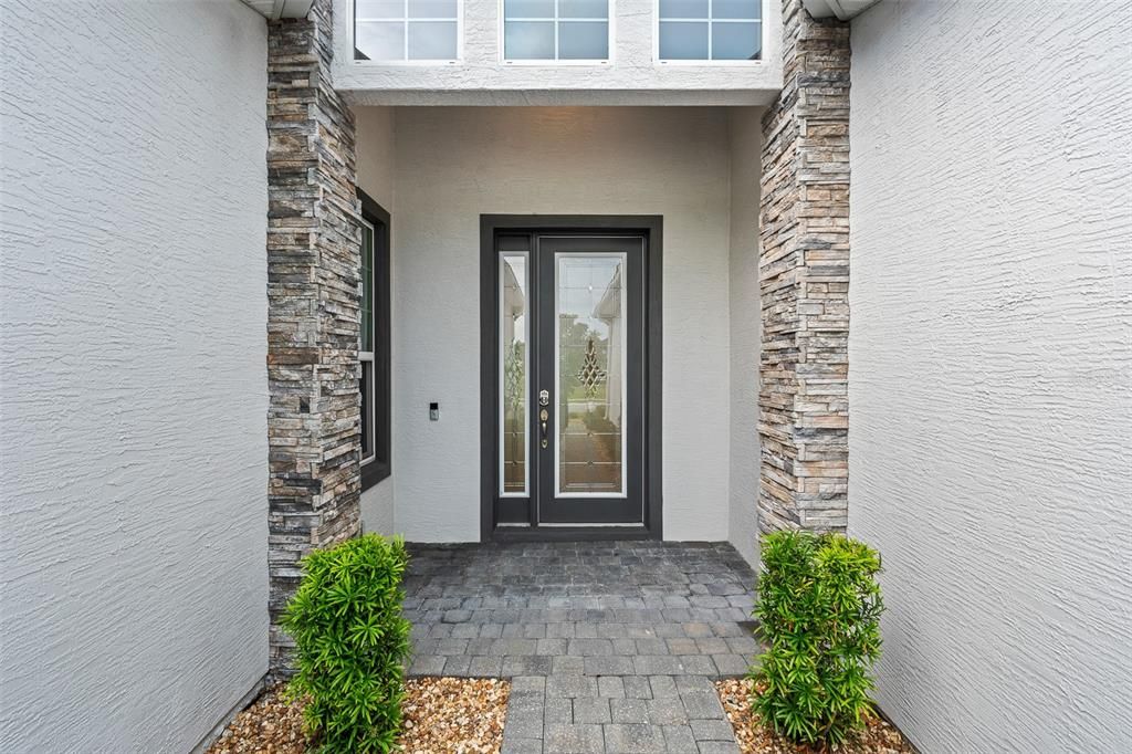For Sale: $398,900 (3 beds, 3 baths, 2137 Square Feet)