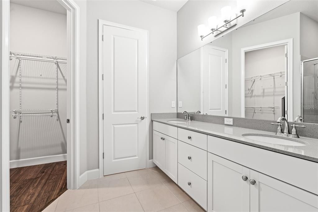 For Sale: $398,900 (3 beds, 3 baths, 2137 Square Feet)