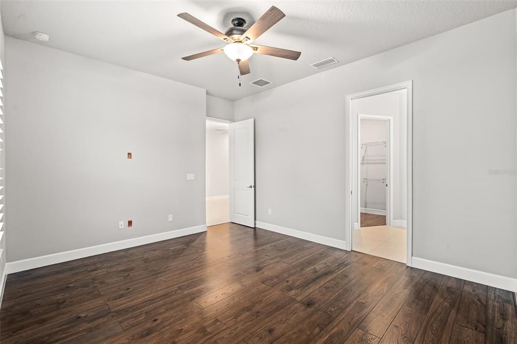 For Sale: $398,900 (3 beds, 3 baths, 2137 Square Feet)