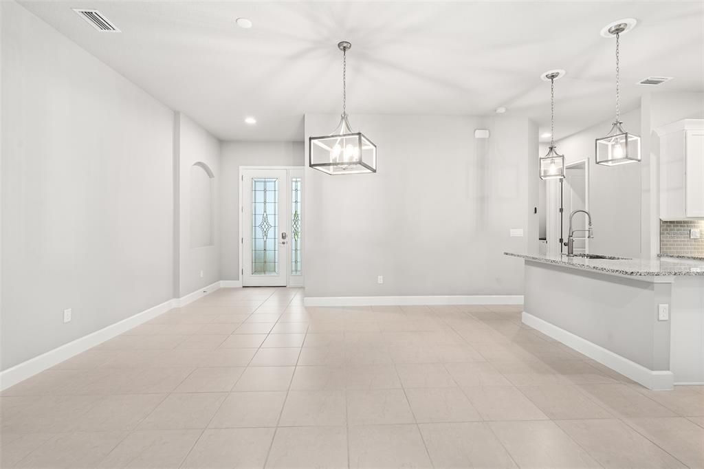 For Sale: $398,900 (3 beds, 3 baths, 2137 Square Feet)