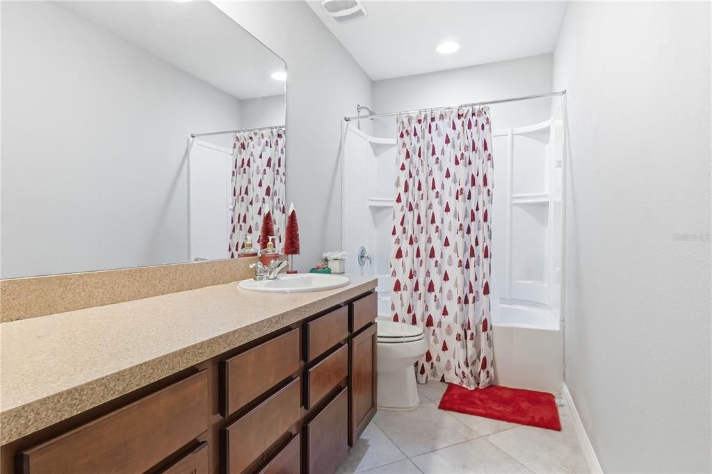 В аренду: $3,300 (4 спален, 2 ванн, 2944 Квадратных фут)