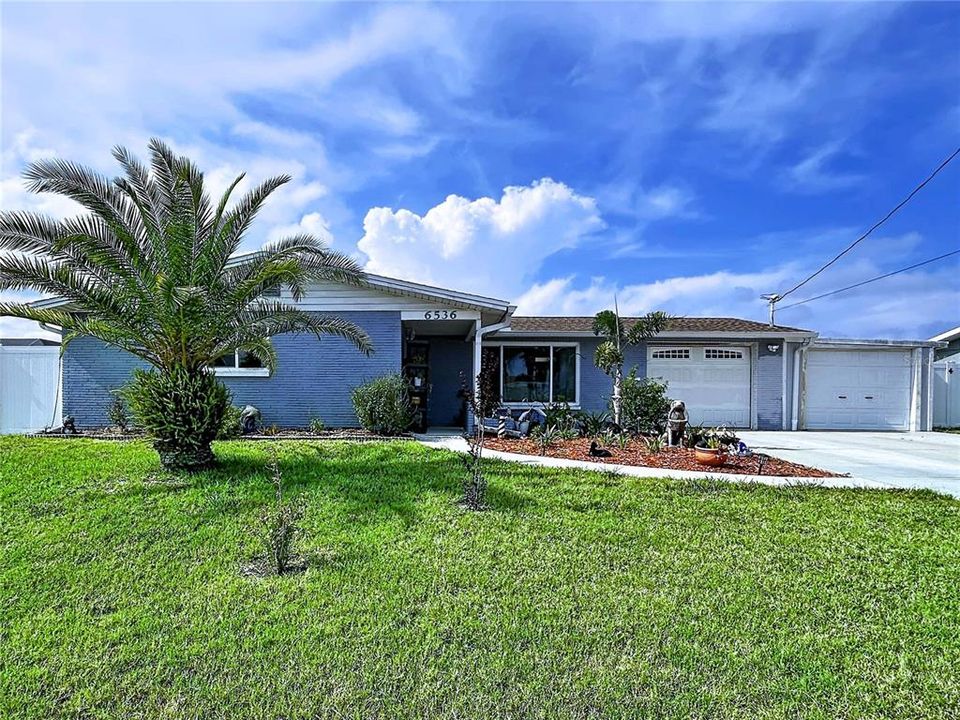 For Sale: $424,990 (3 beds, 2 baths, 1711 Square Feet)