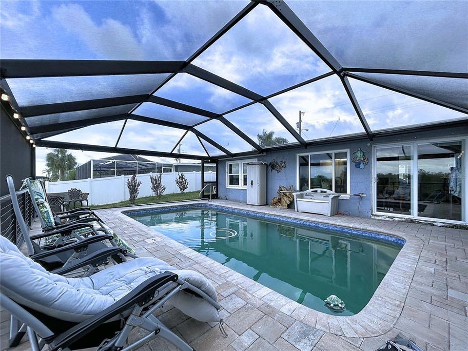 For Sale: $424,990 (3 beds, 2 baths, 1711 Square Feet)
