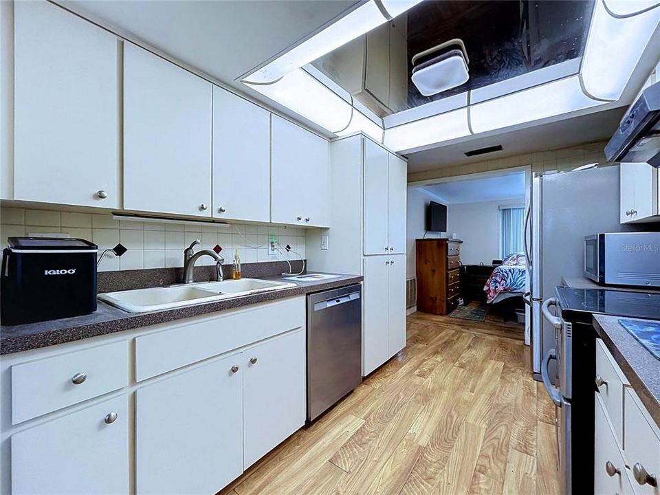 For Sale: $424,990 (3 beds, 2 baths, 1711 Square Feet)