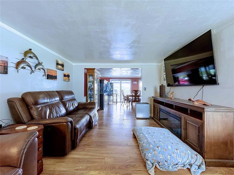 For Sale: $424,990 (3 beds, 2 baths, 1711 Square Feet)