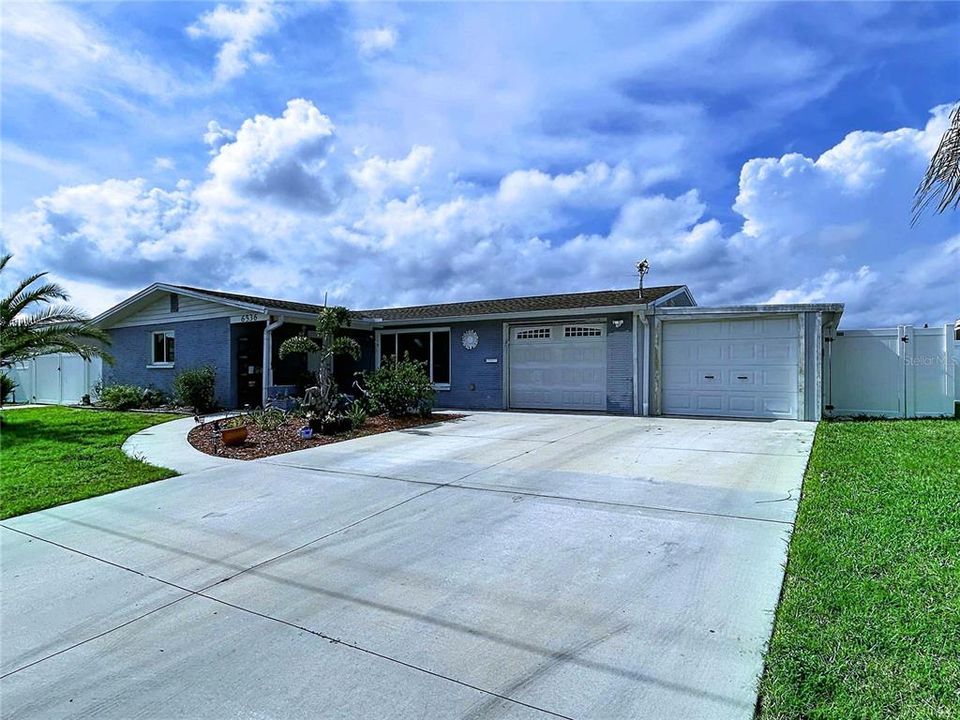 For Sale: $424,990 (3 beds, 2 baths, 1711 Square Feet)