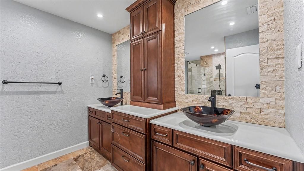 На продажу: $449,999 (4 спален, 3 ванн, 2247 Квадратных фут)
