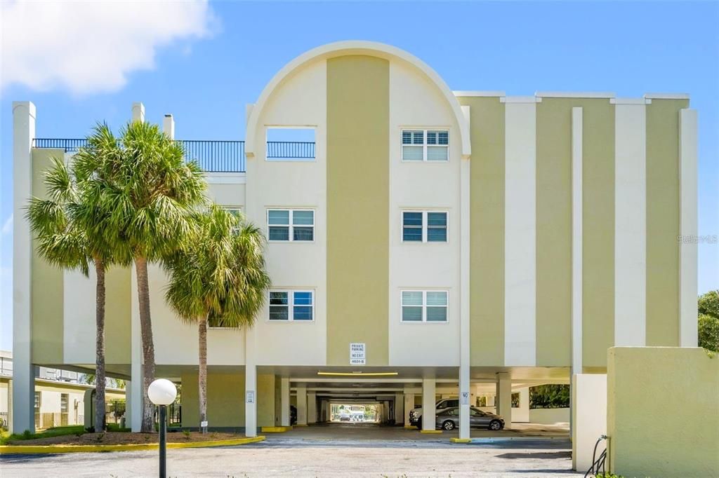 For Sale: $260,000 (2 beds, 2 baths, 1050 Square Feet)
