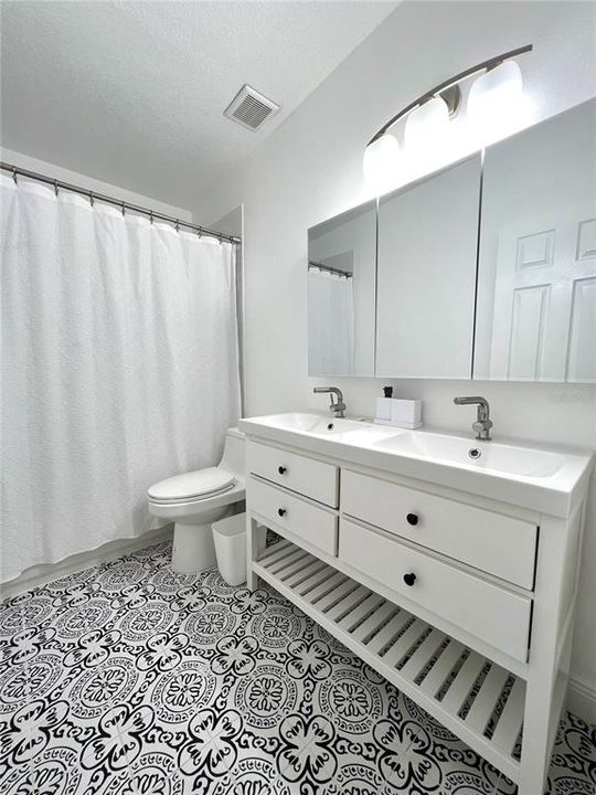 В аренду: $3,400 (4 спален, 2 ванн, 1553 Квадратных фут)
