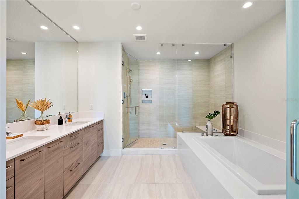 For Rent: $8,000 (2 beds, 3 baths, 2172 Square Feet)