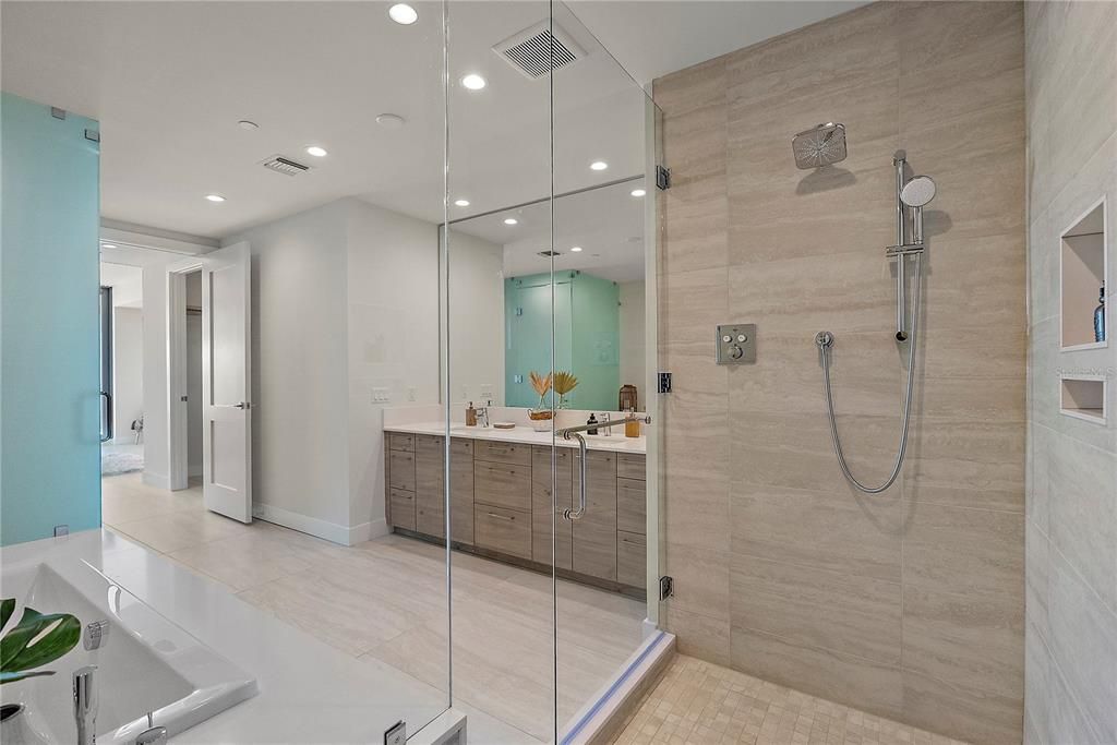 For Rent: $8,000 (2 beds, 3 baths, 2172 Square Feet)