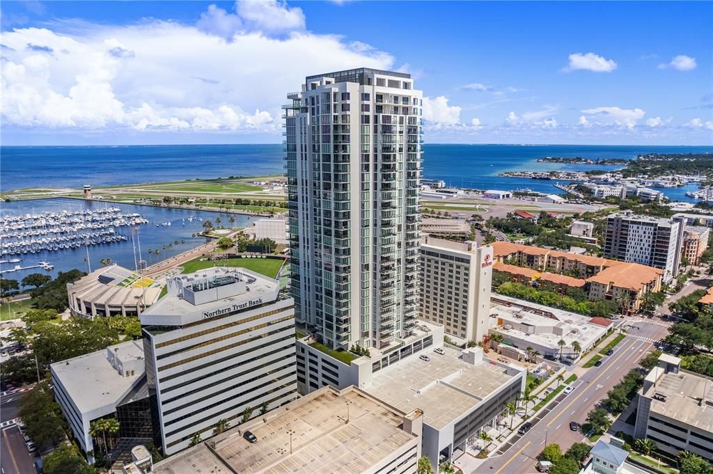 For Rent: $8,000 (2 beds, 3 baths, 2172 Square Feet)