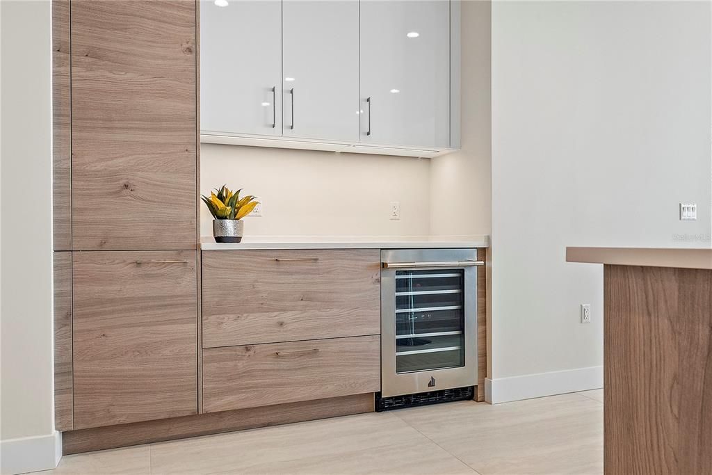 For Rent: $8,000 (2 beds, 3 baths, 2172 Square Feet)