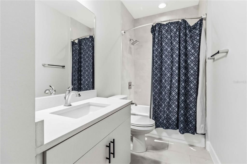 For Rent: $5,000 (3 beds, 2 baths, 1697 Square Feet)