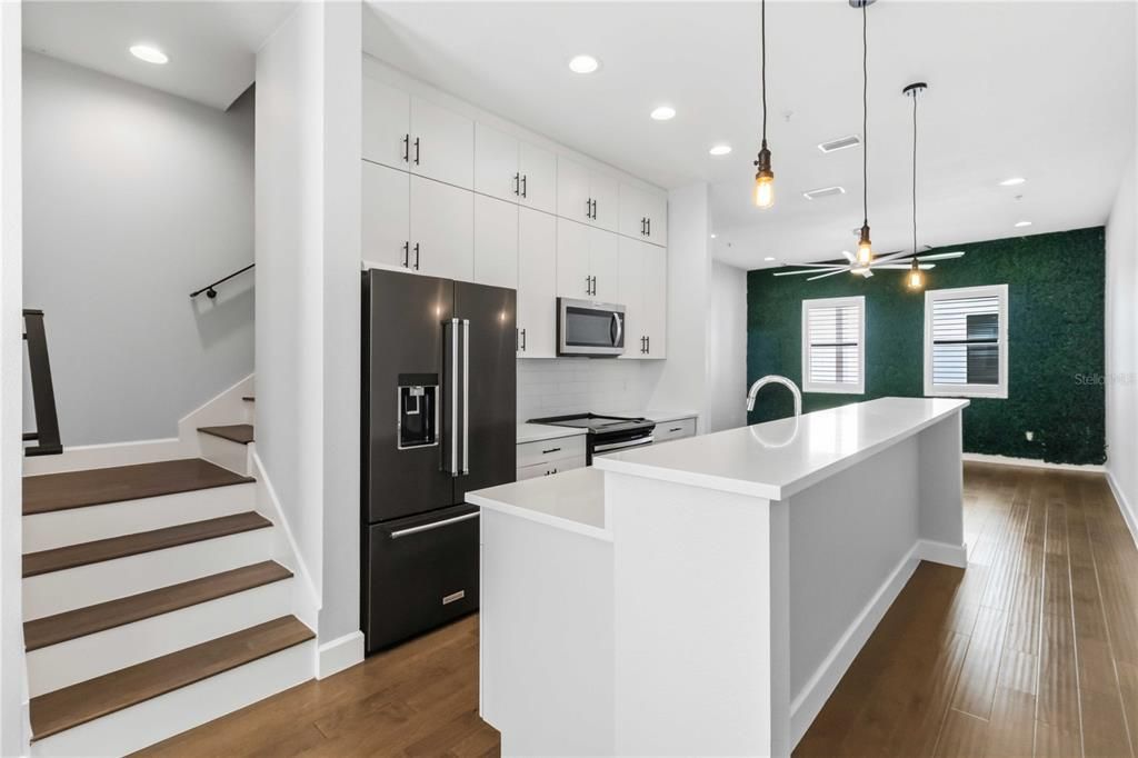 For Rent: $5,000 (3 beds, 2 baths, 1697 Square Feet)