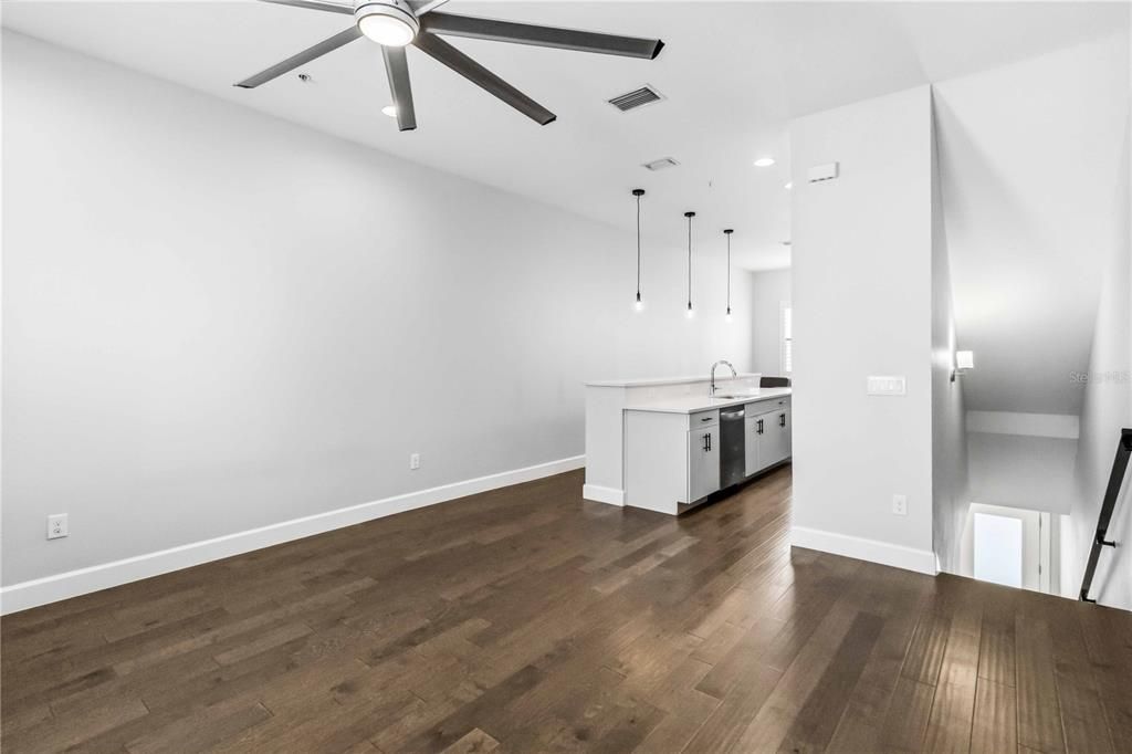 For Rent: $5,000 (3 beds, 2 baths, 1697 Square Feet)