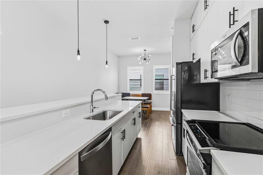 For Rent: $5,000 (3 beds, 2 baths, 1697 Square Feet)