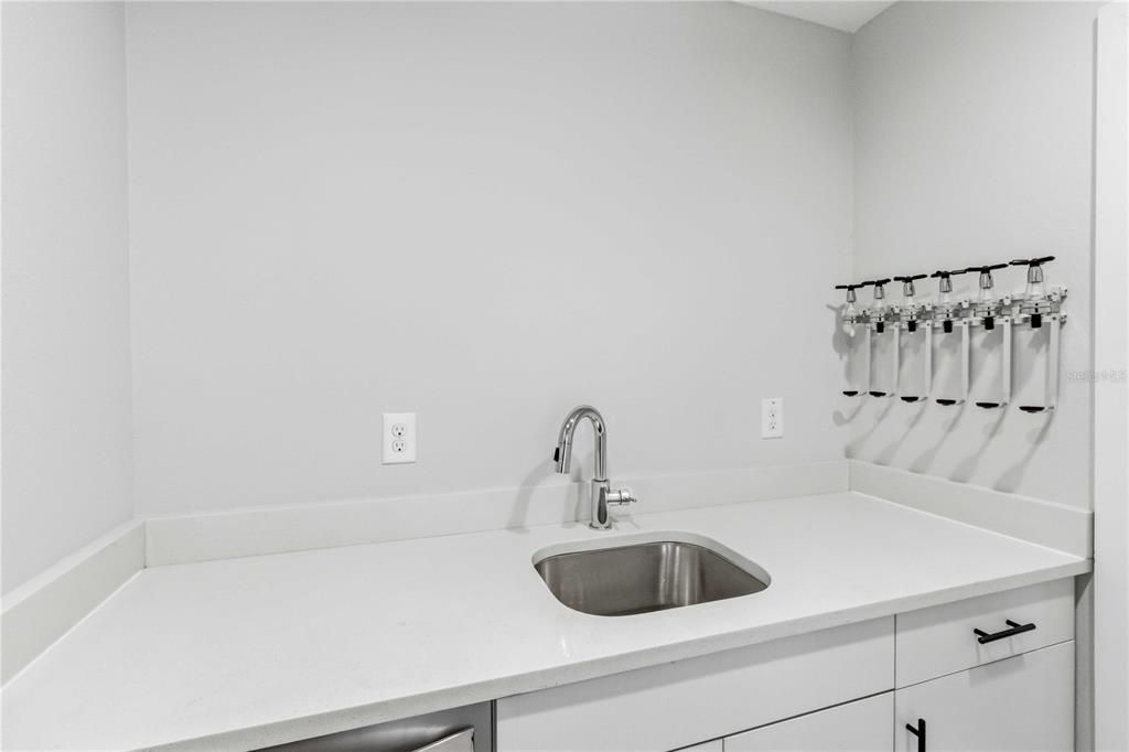 For Rent: $5,000 (3 beds, 2 baths, 1697 Square Feet)