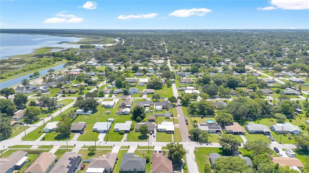 На продажу: $285,000 (2 спален, 1 ванн, 1259 Квадратных фут)