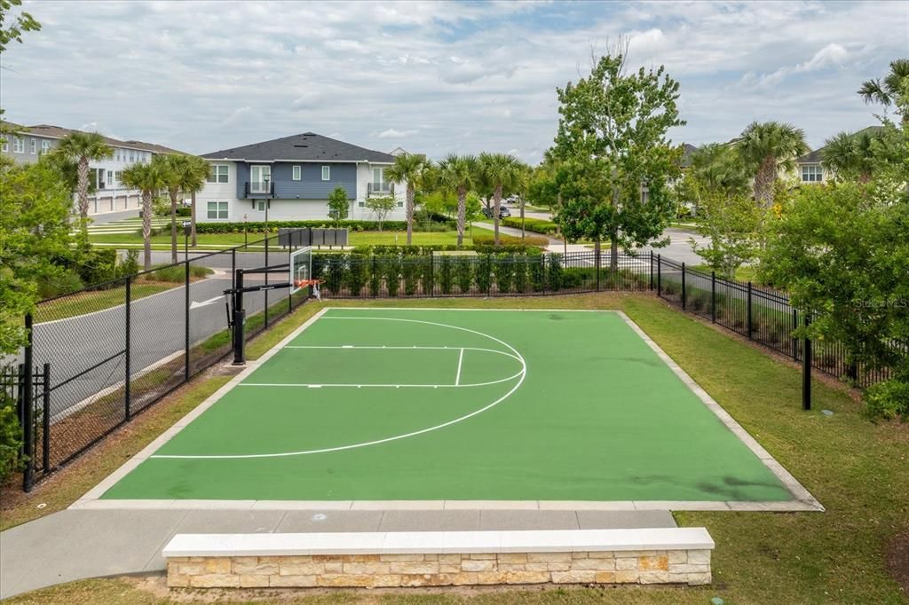 Active With Contract: $937,000 (5 beds, 4 baths, 3300 Square Feet)