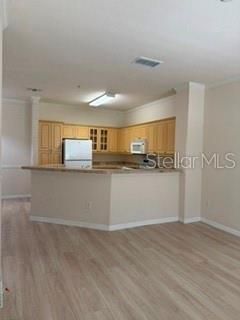 For Rent: $1,400 (1 beds, 1 baths, 782 Square Feet)