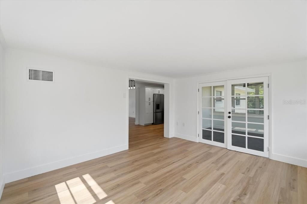 En Venta: $279,900 (3 camas, 2 baños, 1528 Pies cuadrados)