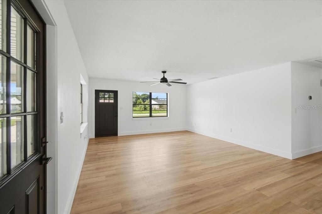 En Venta: $279,900 (3 camas, 2 baños, 1528 Pies cuadrados)