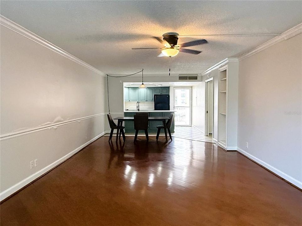 For Rent: $1,950 (2 beds, 2 baths, 1050 Square Feet)
