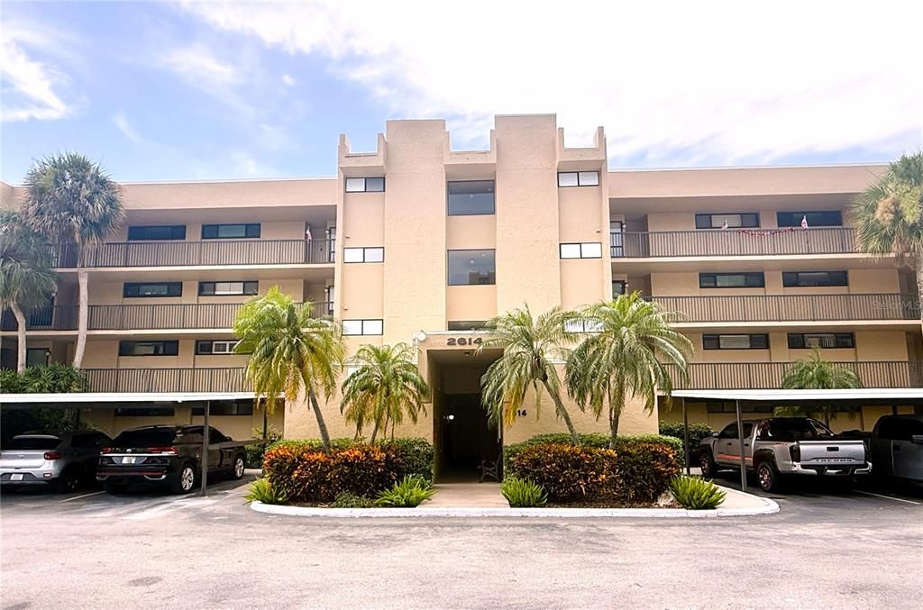 For Rent: $1,950 (2 beds, 2 baths, 1050 Square Feet)